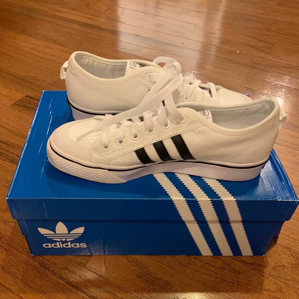 Adidas Nizza White/Black Sneakers. Child’s size 6.5/Fits Women’s 8.0